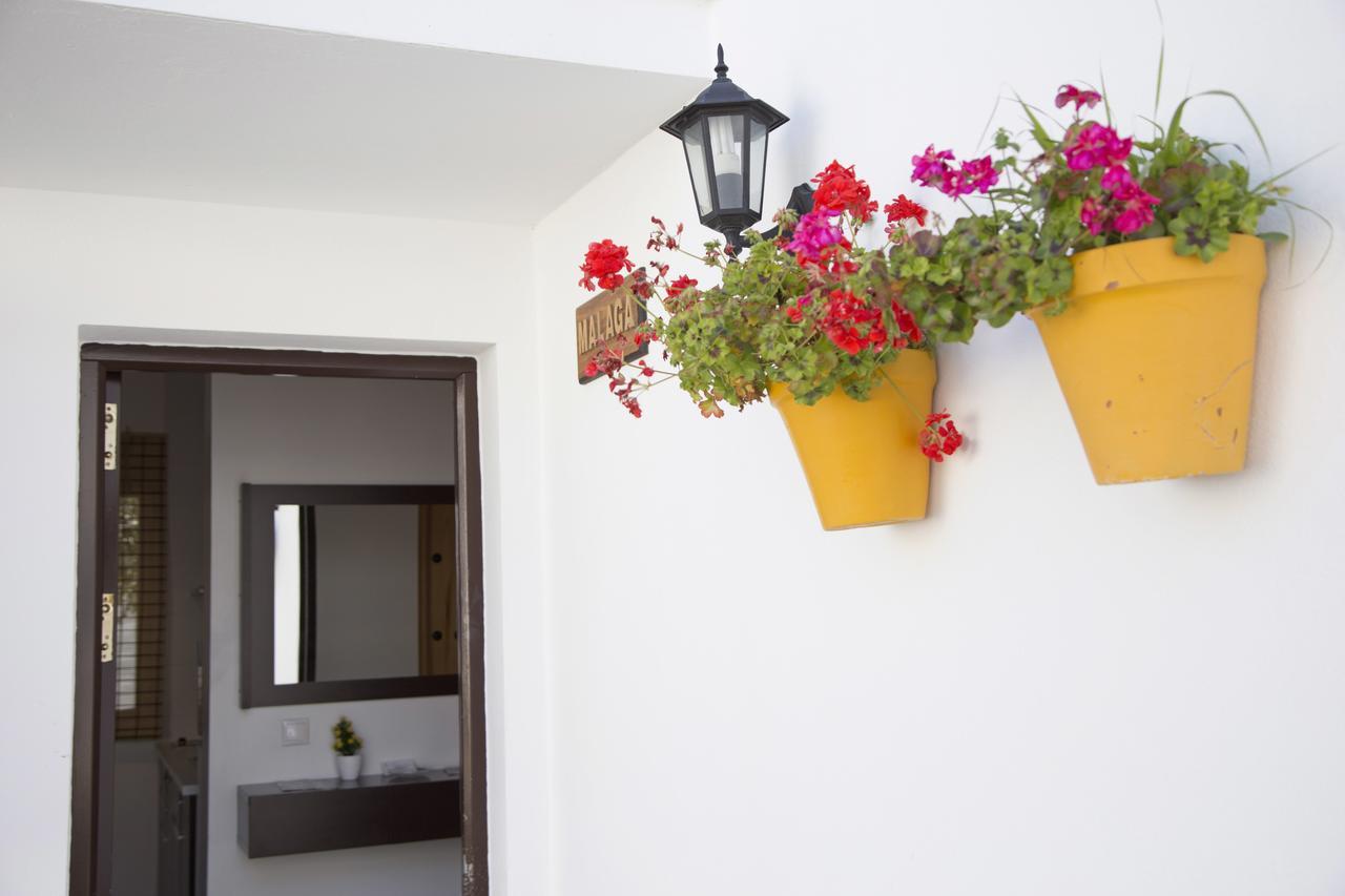 Apartamentos Puerta Sierra Puerto Serrano Exterior foto